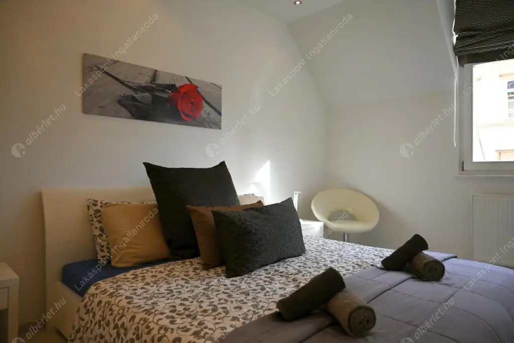 Kiadó albérlet 735000 Ft/hó áron: Budapest, V. kerület  Harmincad utca. Mérete: 100 nm, 4 szobás | Alberlet.hu - 6561567