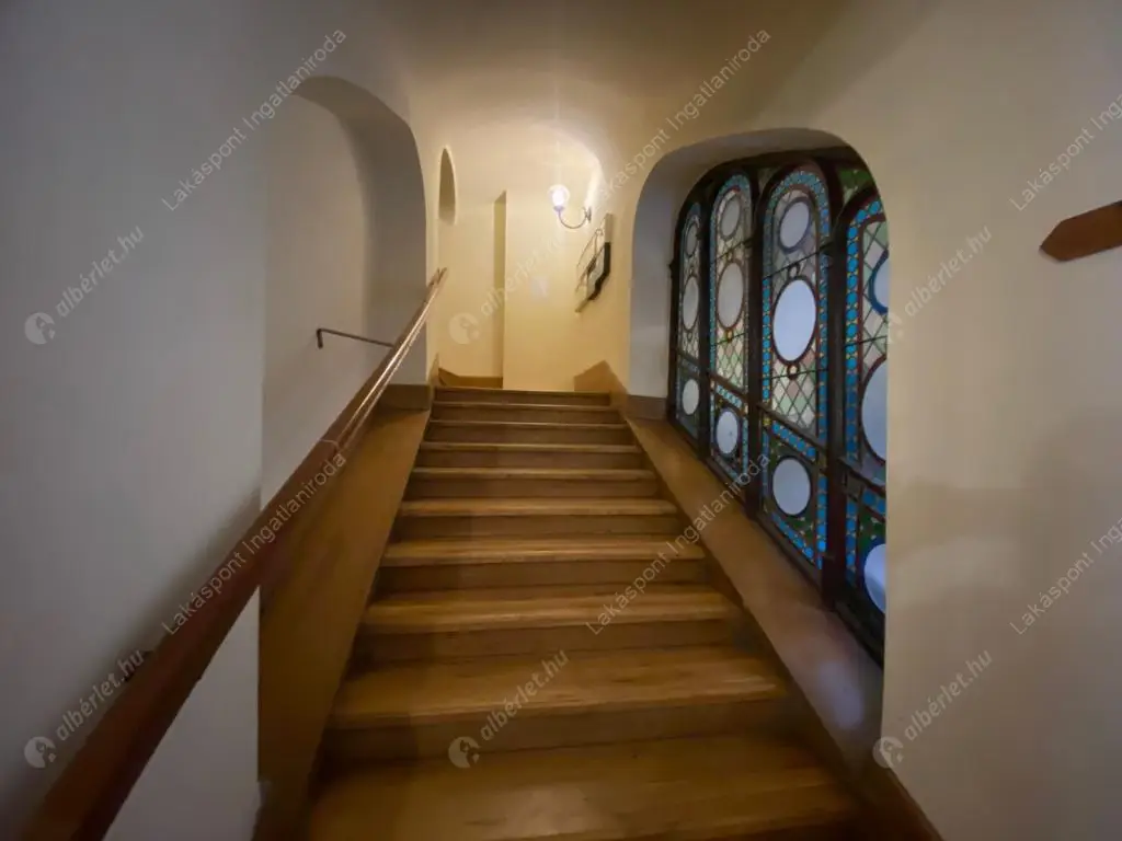 Kiadó albérlet 735000 Ft/hó áron: Budapest, V. kerület  Harmincad utca. Mérete: 100 nm, 4 szobás | Alberlet.hu - 6561577