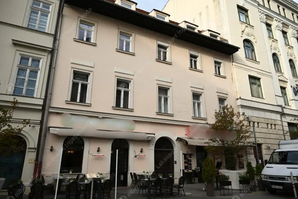 Kiadó albérlet 735000 Ft/hó áron: Budapest, V. kerület  Harmincad utca. Mérete: 100 nm, 4 szobás | Alberlet.hu - 6561579