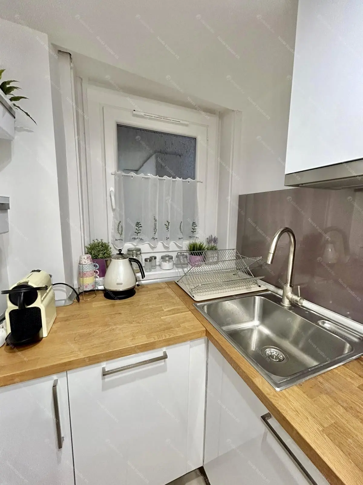 Kiadó albérlet 299000 Ft/hó áron: Budapest, V. kerület  Henszlmann Imre utca. Mérete: 50 nm, 2 szobás | Alberlet.hu - 6655788