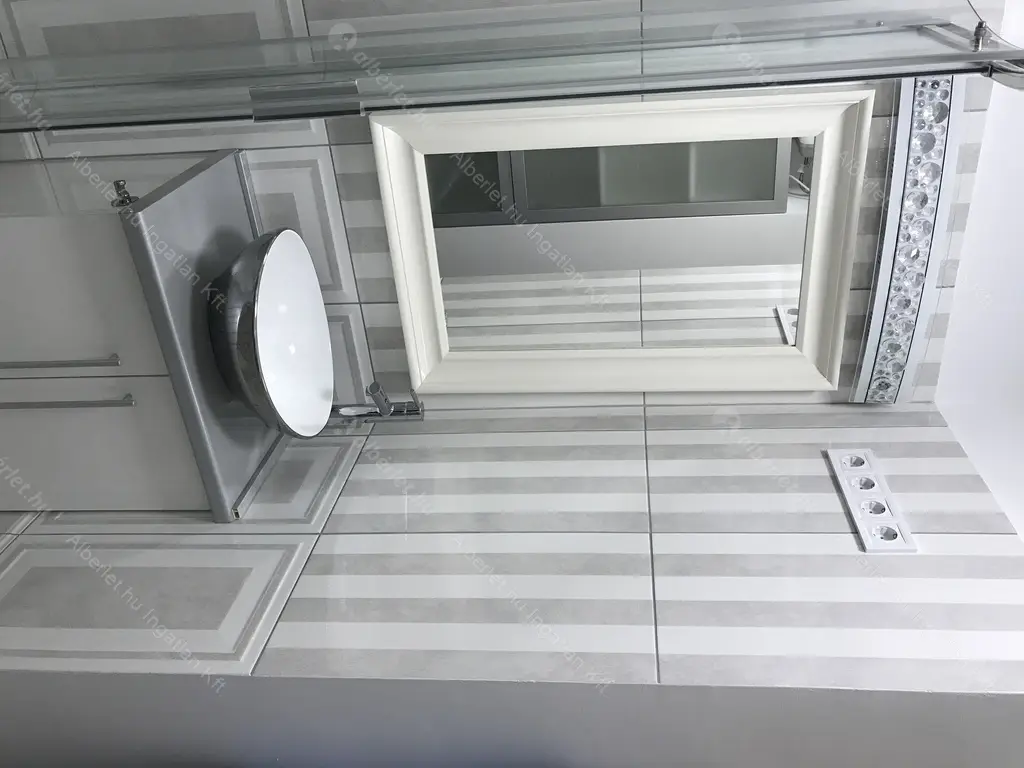 Kiadó albérlet 650000 Ft/hó áron: Budapest, V. kerület  Hercegprímás utca. Mérete: 67 nm, 3 szobás | Alberlet.hu - 3943644