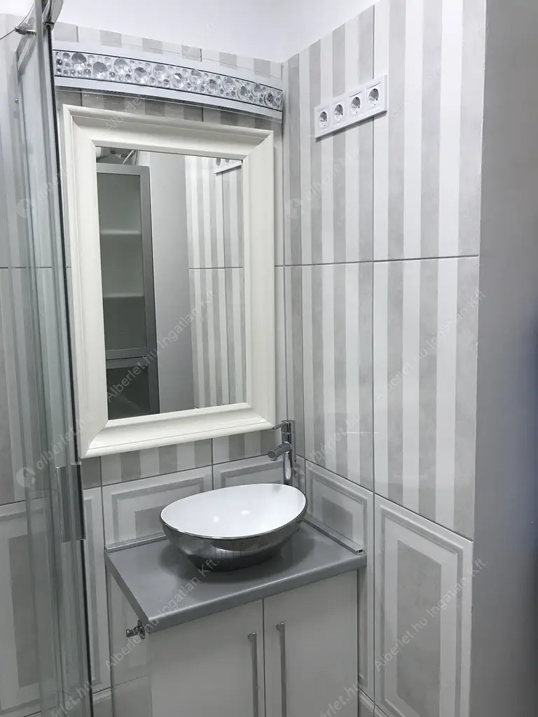 Kiadó albérlet 650000 Ft/hó áron: Budapest, V. kerület  Hercegprímás utca. Mérete: 67 nm, 3 szobás | Alberlet.hu - 6633338