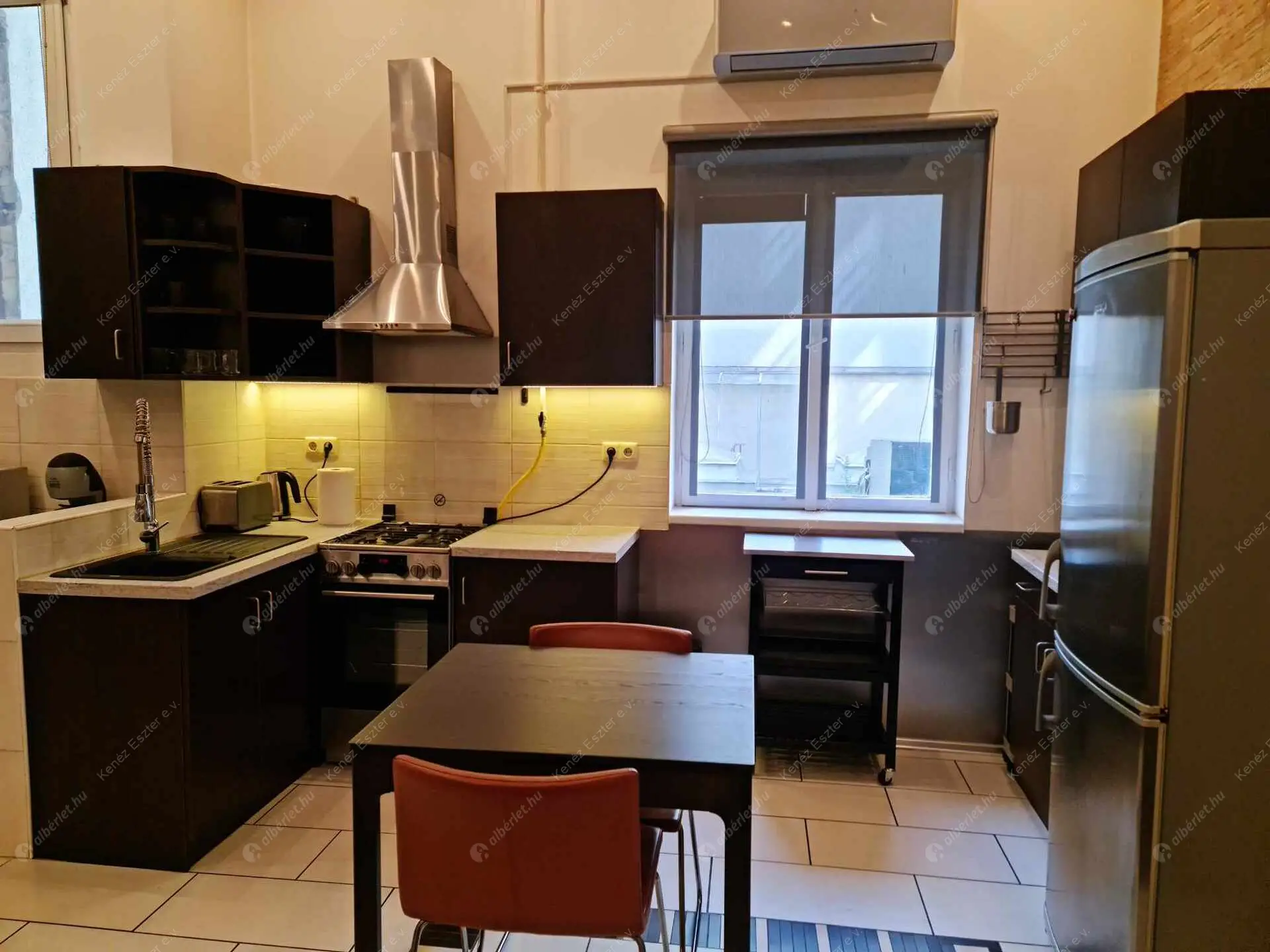 Kiadó albérlet 399000 Ft/hó áron: Budapest, V. kerület  Hold utca. Mérete: 59 nm, 2 szobás | Alberlet.hu - 6479033