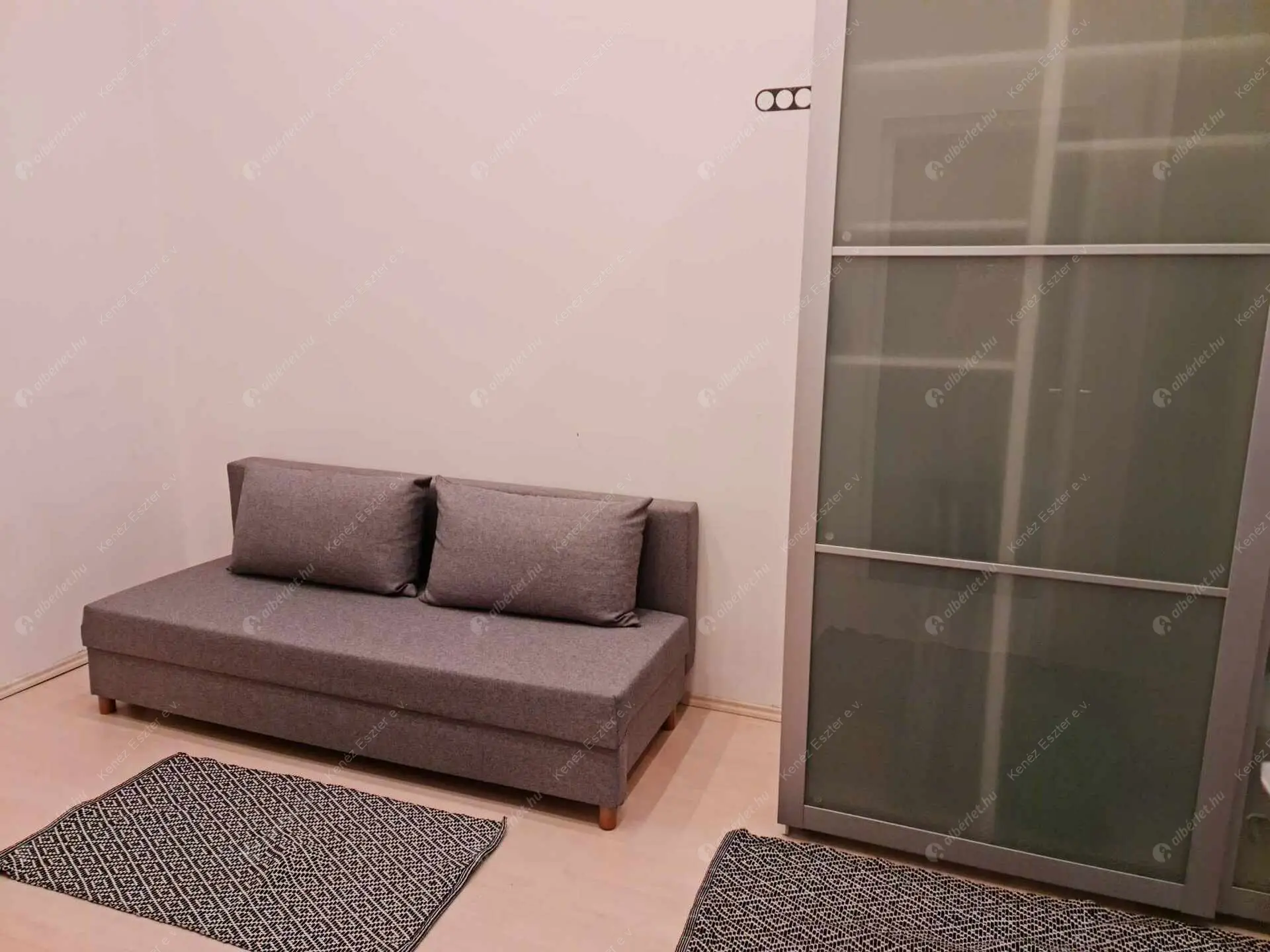 Kiadó albérlet 399000 Ft/hó áron: Budapest, V. kerület  Hold utca. Mérete: 59 nm, 2 szobás | Alberlet.hu - 6479043