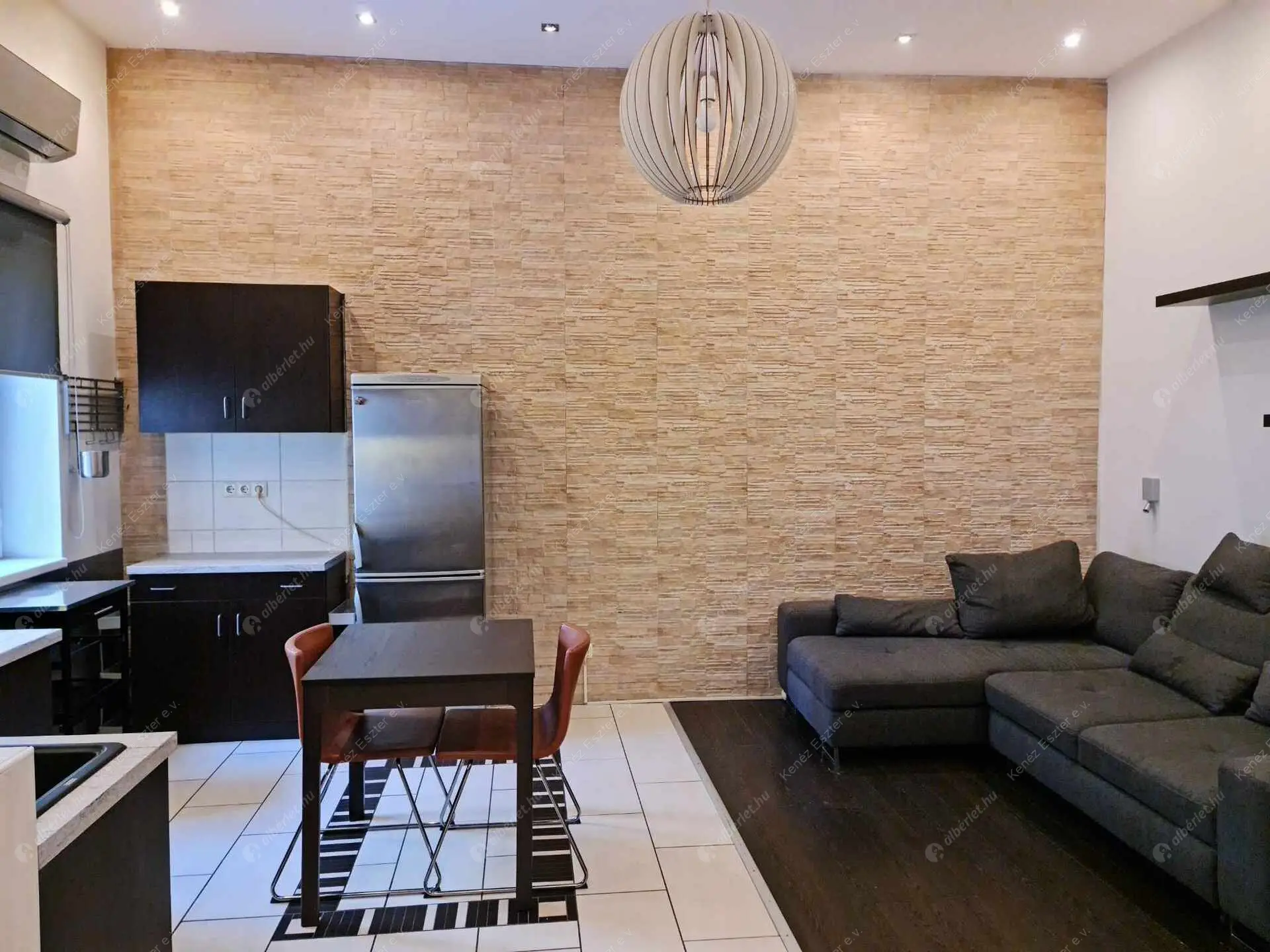 Kiadó albérlet 399000 Ft/hó áron: Budapest, V. kerület  Hold utca. Mérete: 59 nm, 2 szobás | Alberlet.hu - 6479046