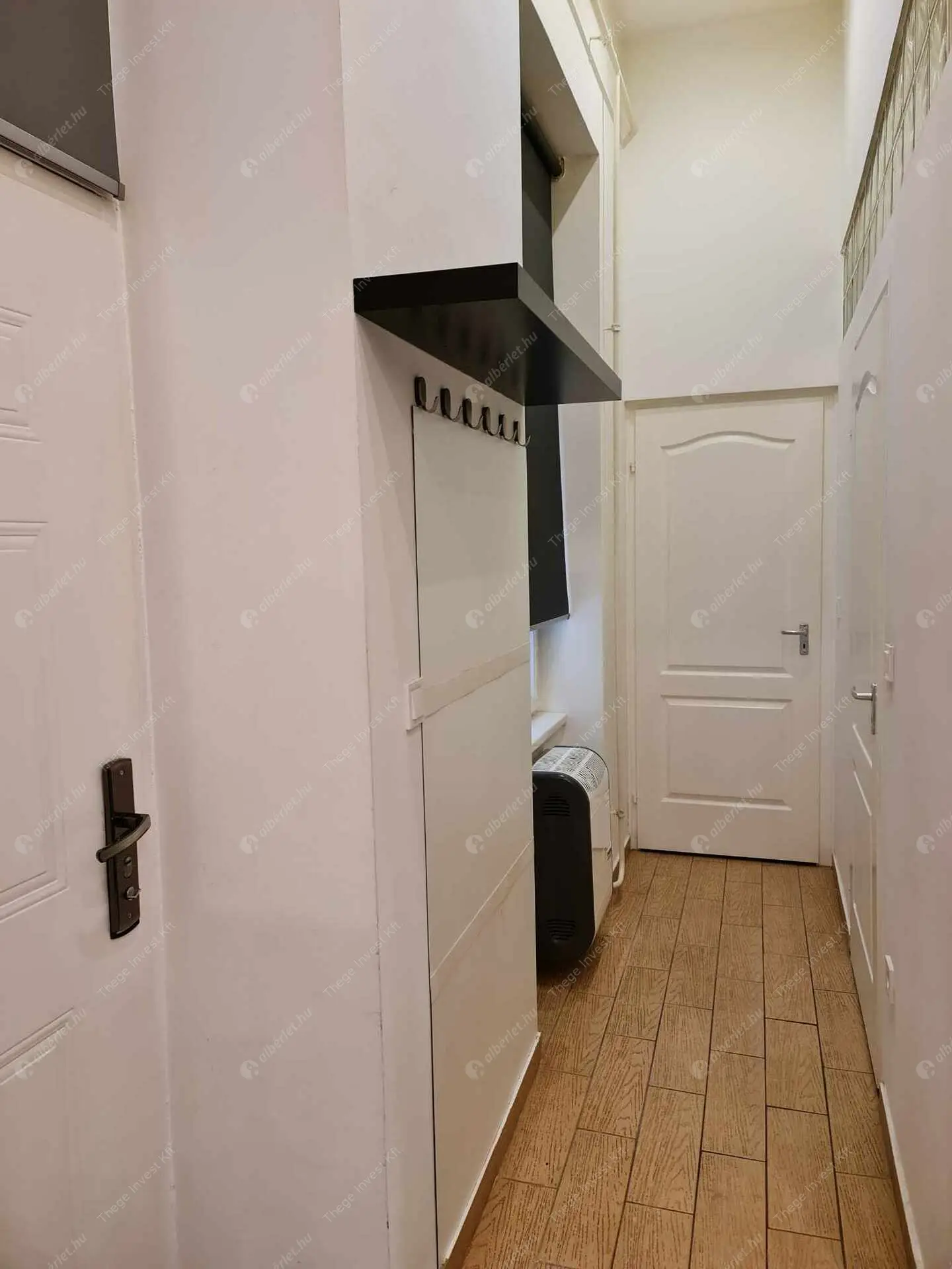 Kiadó albérlet 400000 Ft/hó áron: Budapest, V. kerület  Hold utca. Mérete: 59 nm, 3 szobás | Alberlet.hu - 6497759