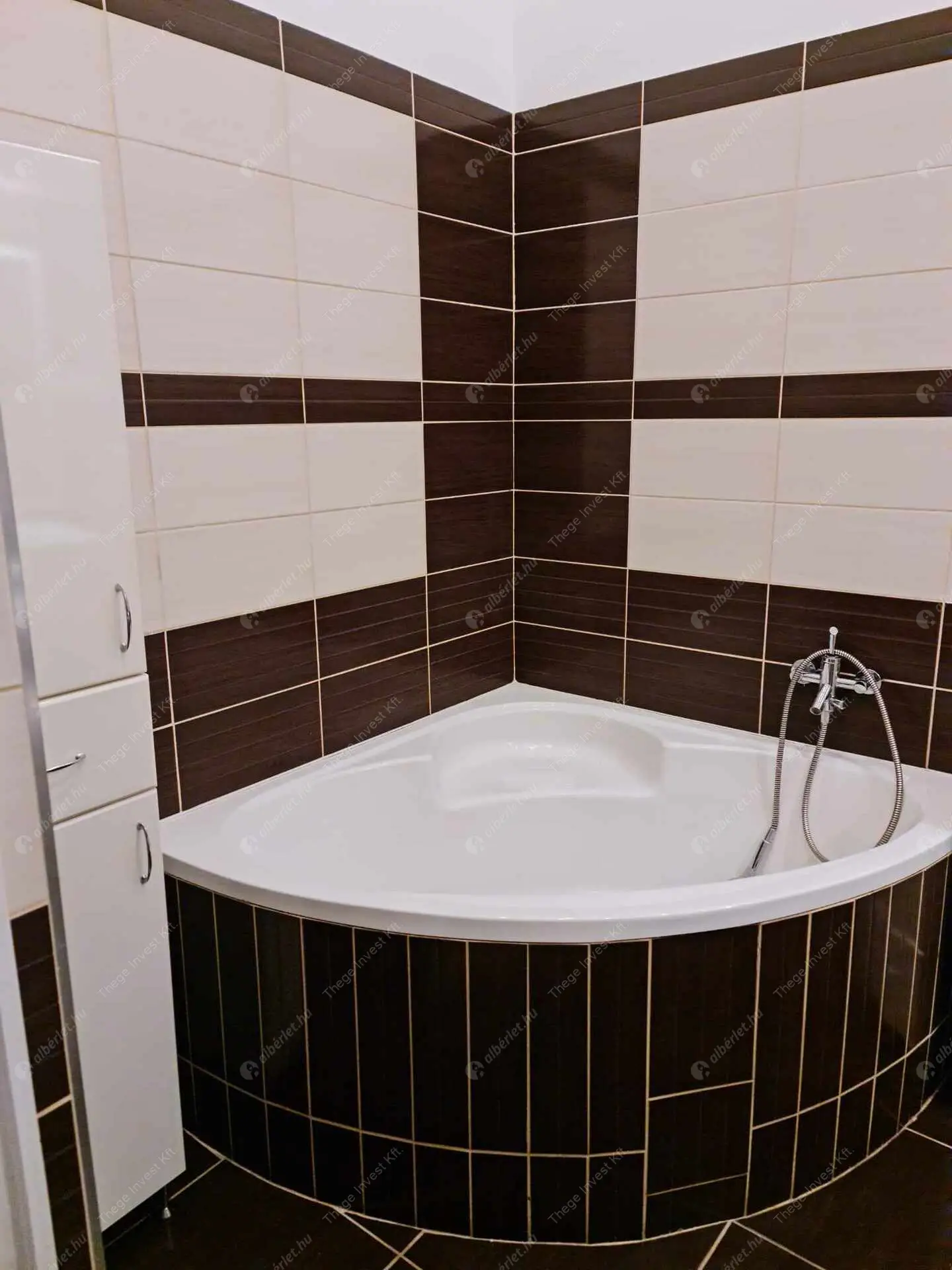 Kiadó albérlet 400000 Ft/hó áron: Budapest, V. kerület  Hold utca. Mérete: 59 nm, 3 szobás | Alberlet.hu - 6497765