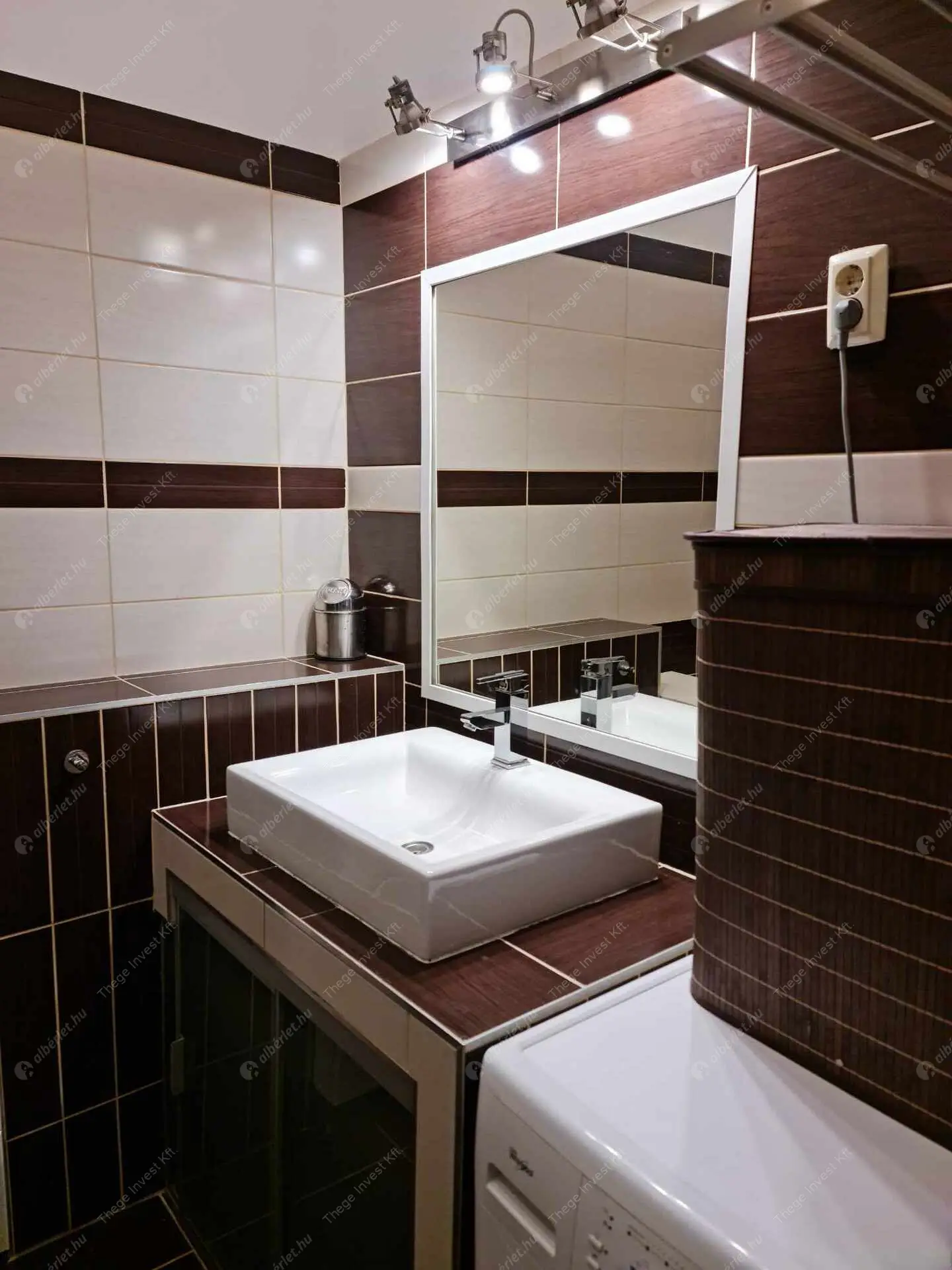 Kiadó albérlet 400000 Ft/hó áron: Budapest, V. kerület  Hold utca. Mérete: 59 nm, 3 szobás | Alberlet.hu - 6497769