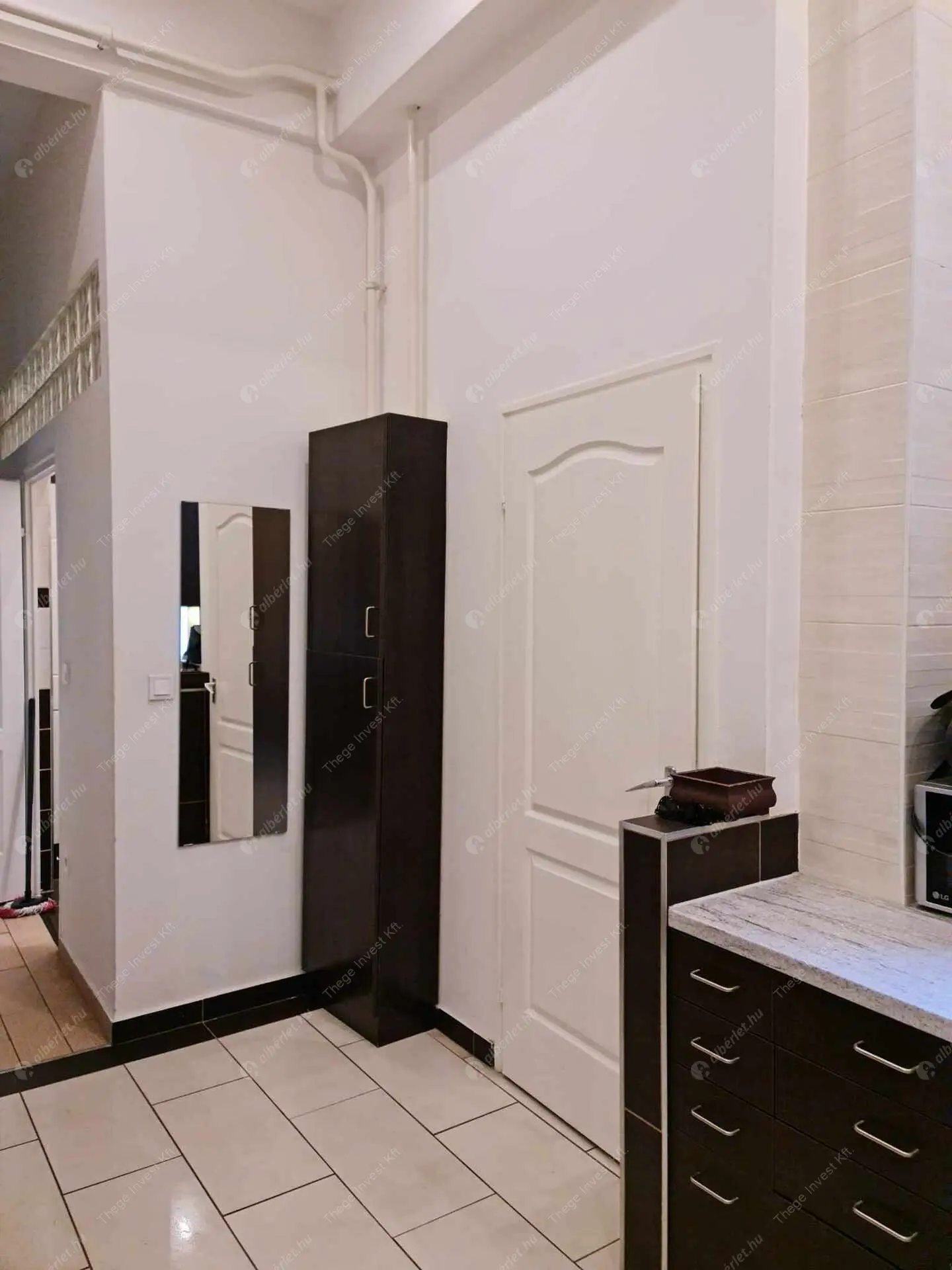 Kiadó albérlet 400000 Ft/hó áron: Budapest, V. kerület  Hold utca. Mérete: 59 nm, 3 szobás | Alberlet.hu - 6497773