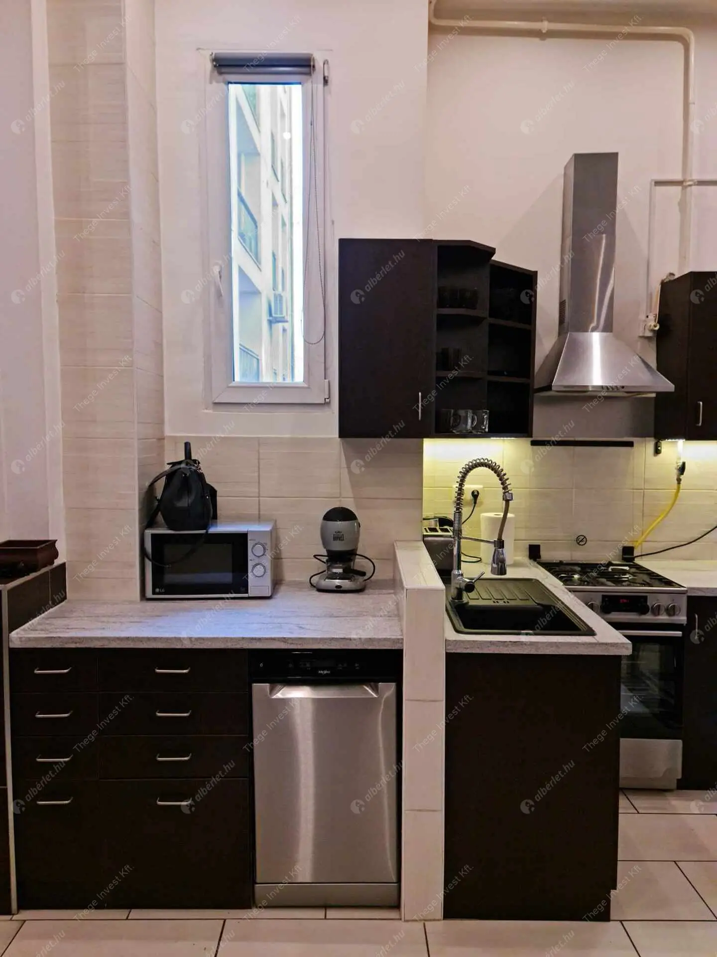 Kiadó albérlet 400000 Ft/hó áron: Budapest, V. kerület  Hold utca. Mérete: 59 nm, 3 szobás | Alberlet.hu - 6497776