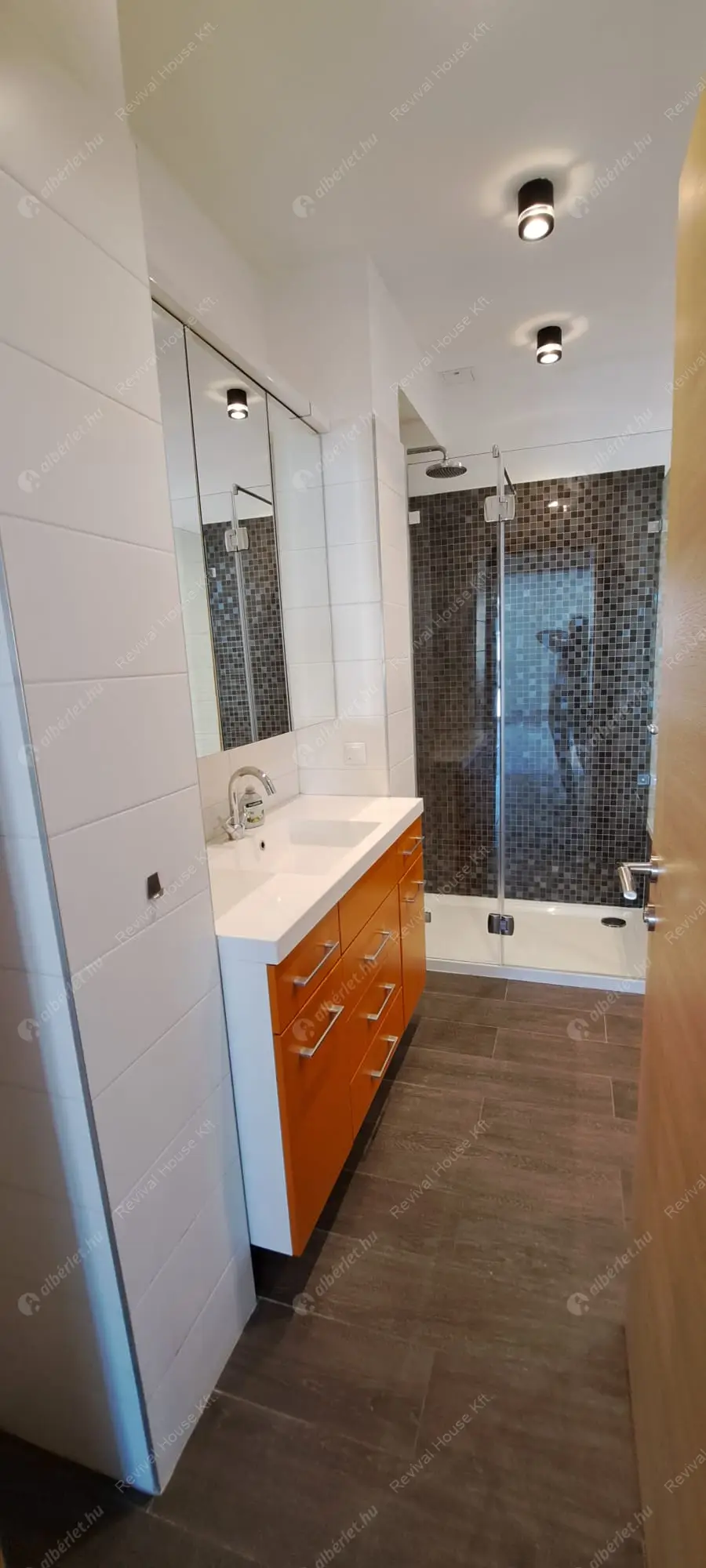 Kiadó albérlet 550000 Ft/hó áron: Budapest, V. kerület  Honvéd tér. Mérete: 83 nm, 3 szobás | Alberlet.hu - 6586782