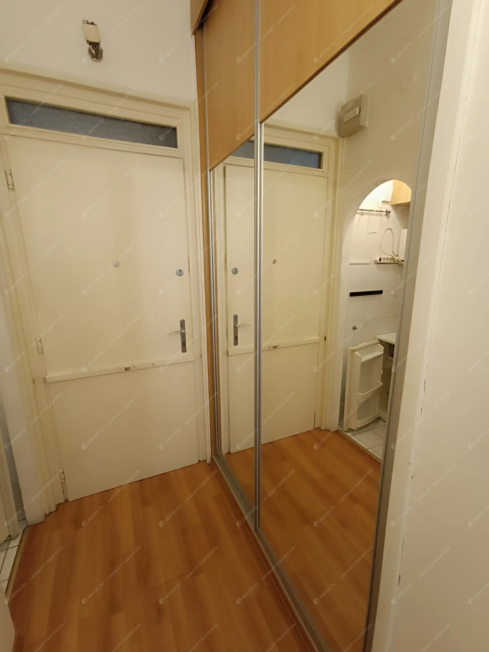 Kiadó albérlet 200000 Ft/hó áron: Budapest, V. kerület  Honvéd utca. Mérete: 31 nm, 1 szobás | Alberlet.hu - 6622574