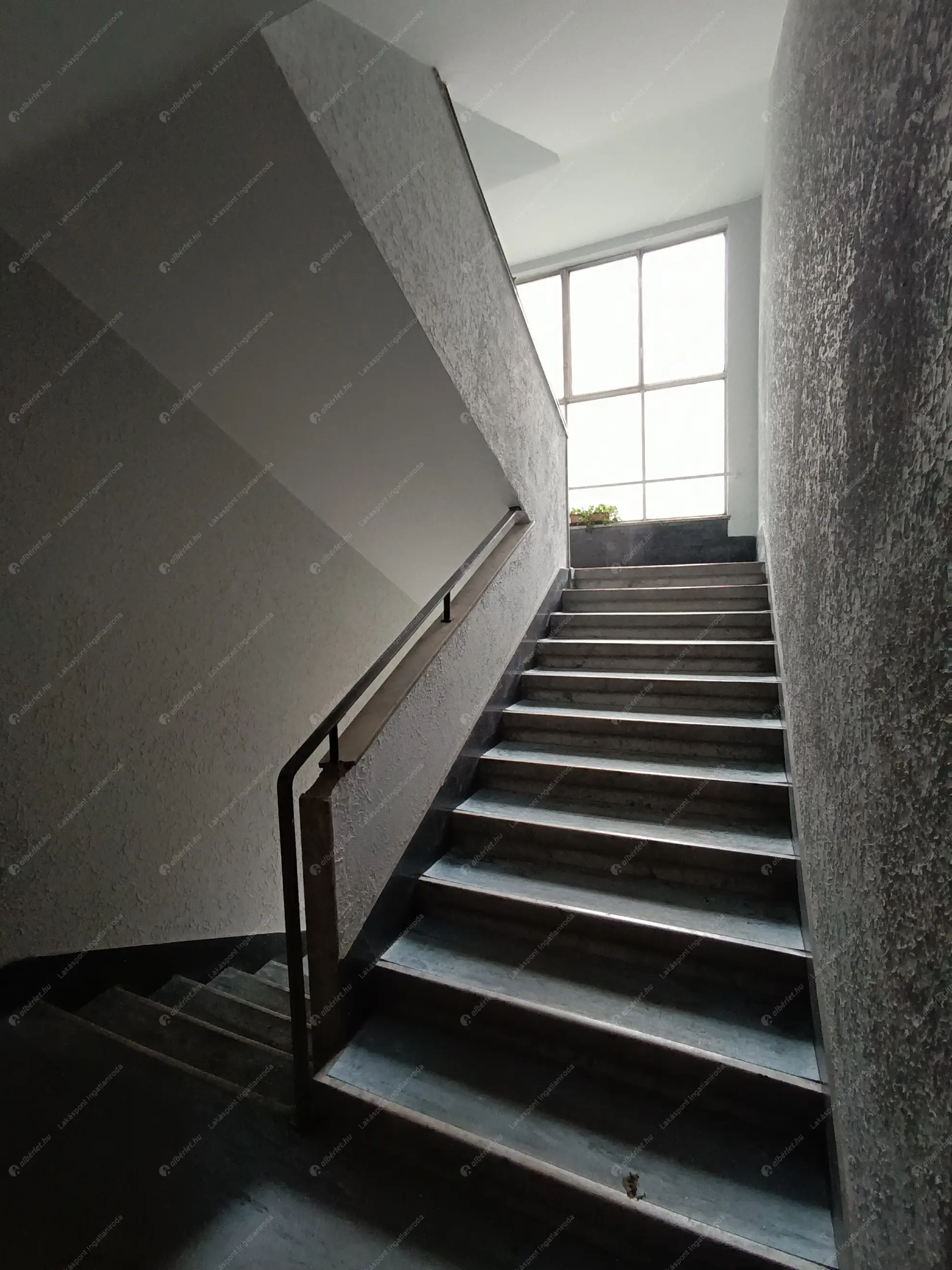 Kiadó albérlet 200000 Ft/hó áron: Budapest, V. kerület  Honvéd utca. Mérete: 31 nm, 1 szobás | Alberlet.hu - 6622575