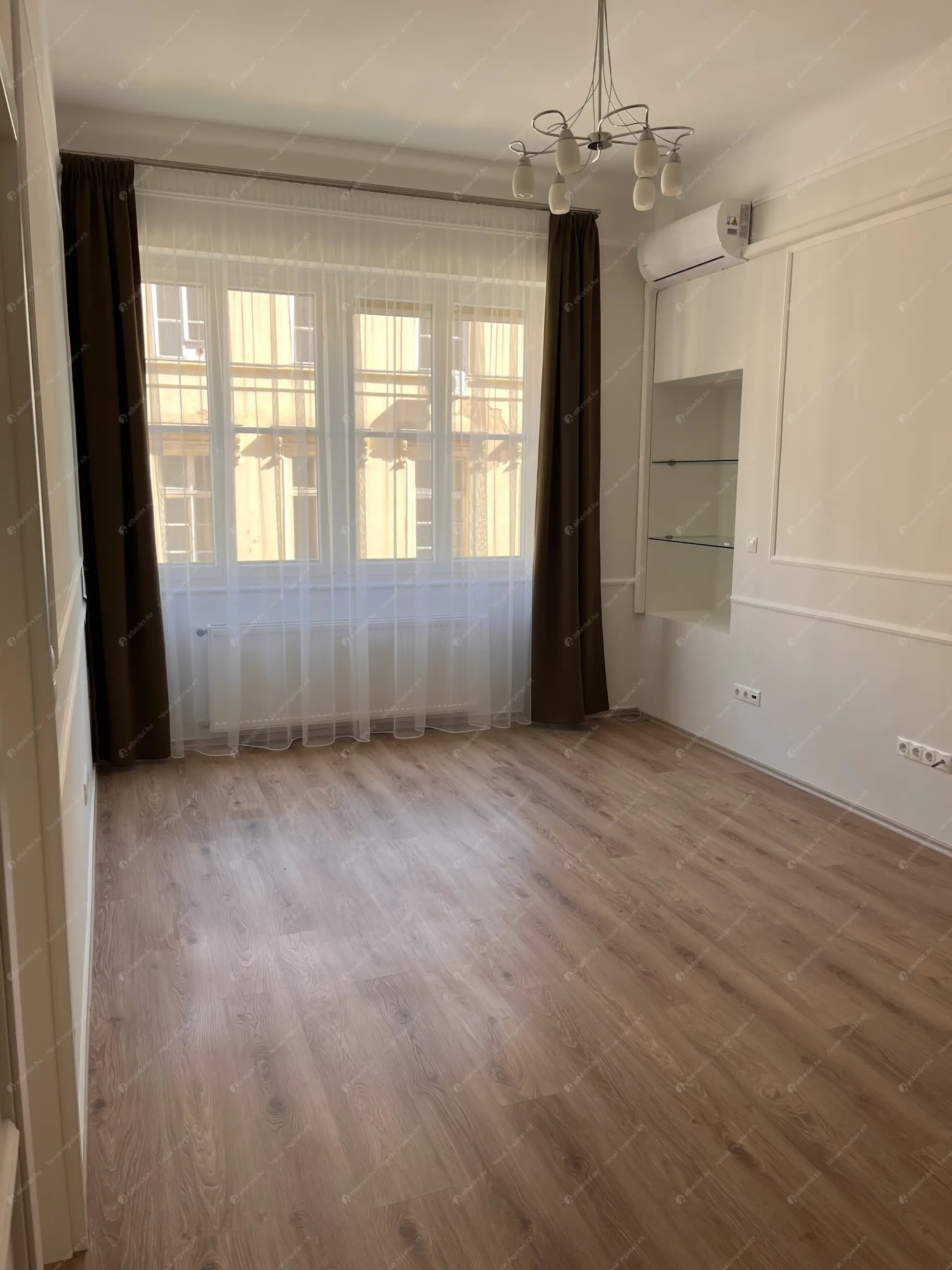 Kiadó albérlet 310000 Ft/hó áron: Budapest, V. kerület  Honvéd utca. Mérete: 56 nm, 2 szobás | Alberlet.hu - 6545942