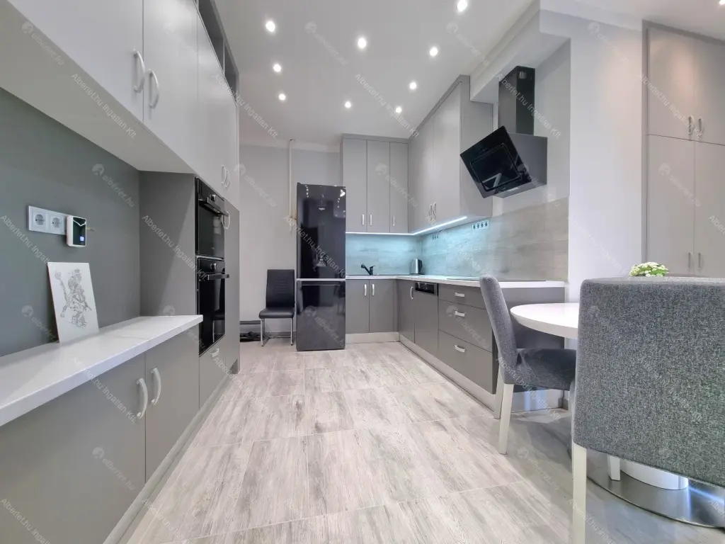 Kiadó albérlet 599000 Ft/hó áron: Budapest, V. kerület  Honvéd utca. Mérete: 72 nm, 3 szobás | Alberlet.hu - 6692502