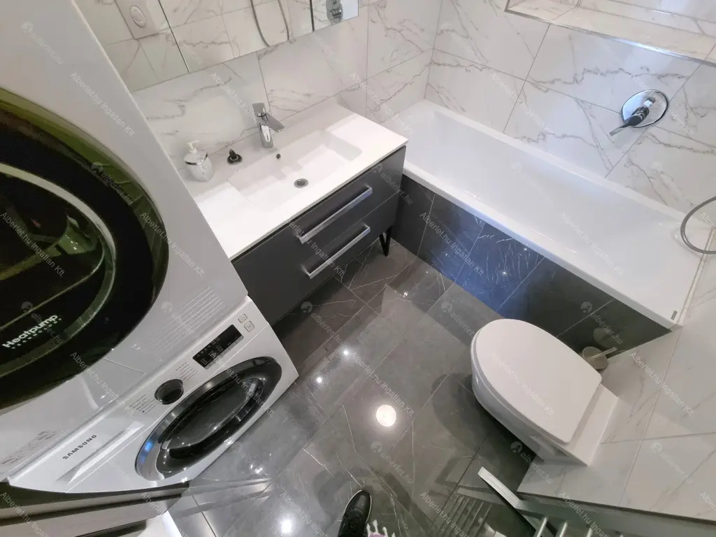 Kiadó albérlet 599000 Ft/hó áron: Budapest, V. kerület  Honvéd utca. Mérete: 72 nm, 3 szobás | Alberlet.hu - 6692503