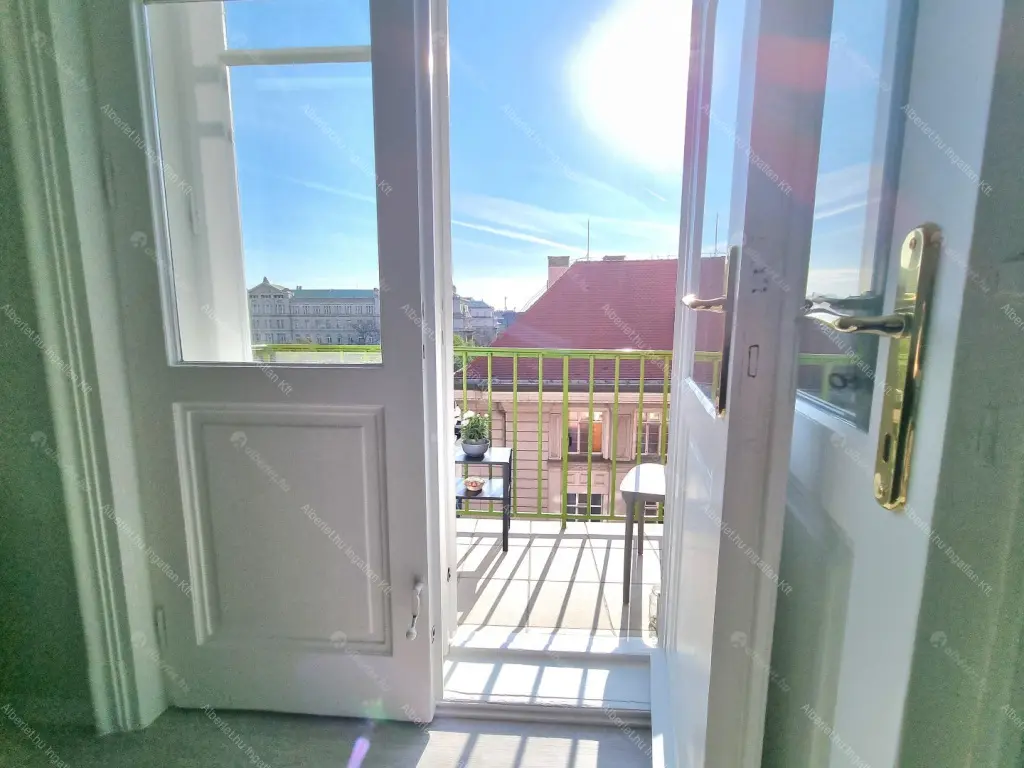 Kiadó albérlet 599000 Ft/hó áron: Budapest, V. kerület  Honvéd utca. Mérete: 72 nm, 3 szobás | Alberlet.hu - 6692508