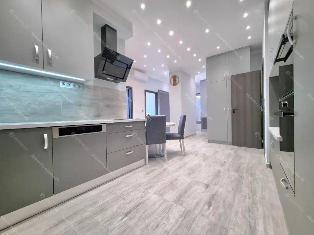 Kiadó albérlet 599000 Ft/hó áron: Budapest, V. kerület  Honvéd utca. Mérete: 72 nm, 3 szobás | Alberlet.hu - 6692516