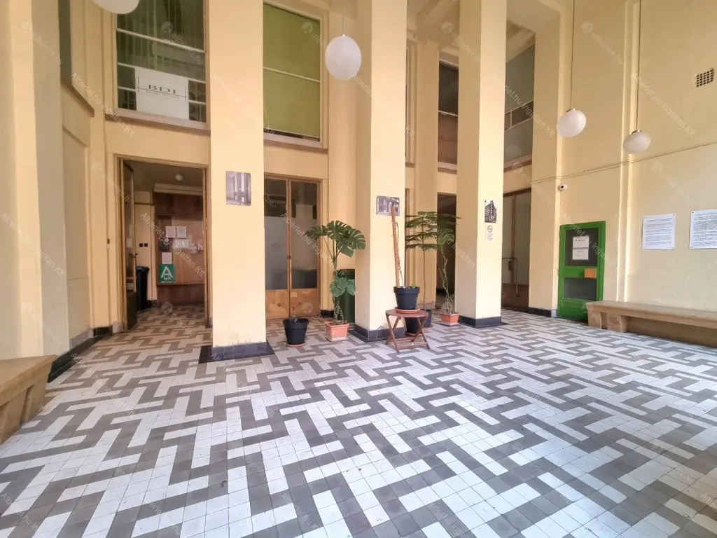 Kiadó albérlet 599000 Ft/hó áron: Budapest, V. kerület  Honvéd utca. Mérete: 72 nm, 3 szobás | Alberlet.hu - 6692523