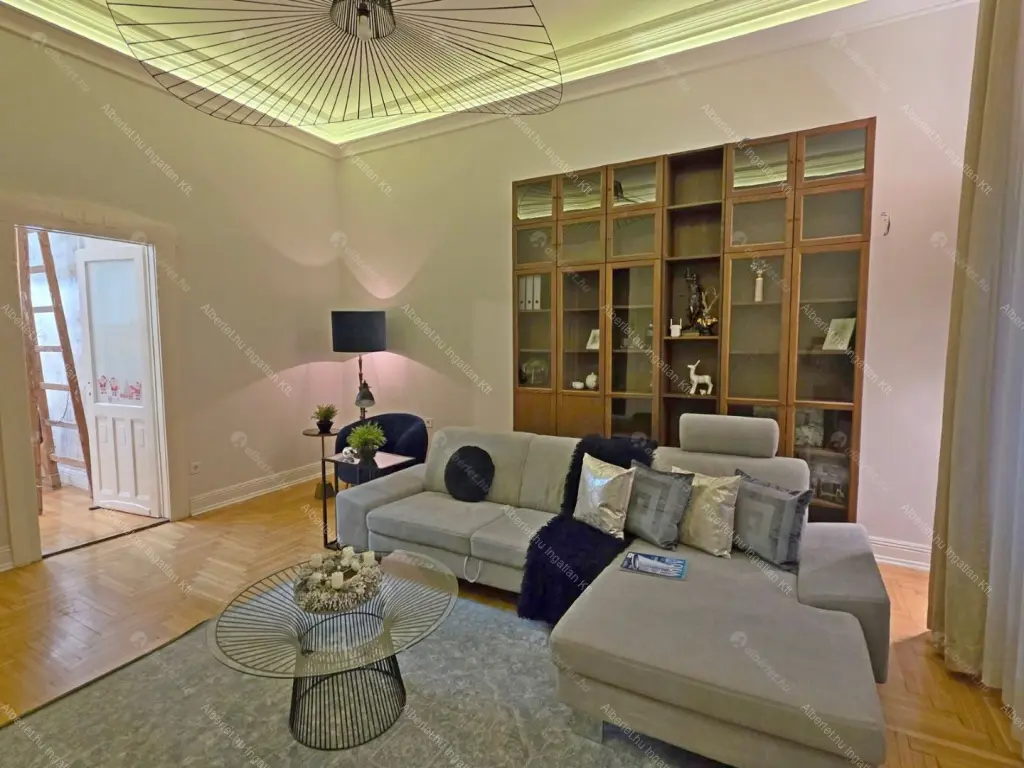 Kiadó albérlet 380000 Ft/hó áron: Budapest, V. kerület  Honvéd utca. Mérete: 75 nm, 2 szobás | Alberlet.hu - 6696954