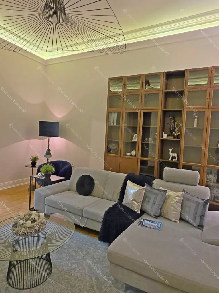 Kiadó albérlet 380000 Ft/hó áron: Budapest, V. kerület  Honvéd utca. Mérete: 75 nm, 2 szobás | Alberlet.hu - 6696955