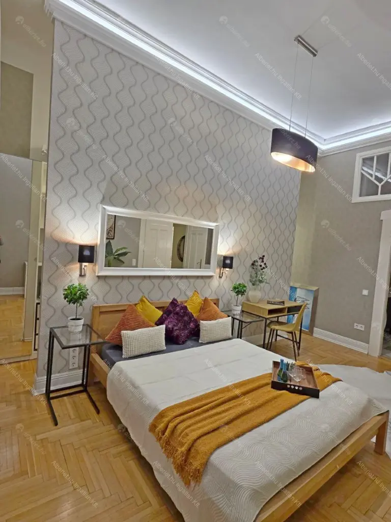 Kiadó albérlet 380000 Ft/hó áron: Budapest, V. kerület  Honvéd utca. Mérete: 75 nm, 2 szobás | Alberlet.hu - 6696960