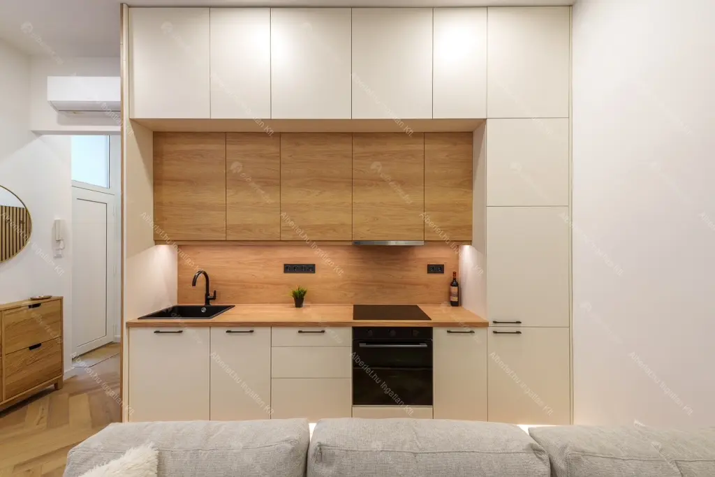 Kiadó albérlet 385000 Ft/hó áron: Budapest, V. kerület  József Attila utca. Mérete: 41 nm, 2 szobás | Alberlet.hu - 6641655