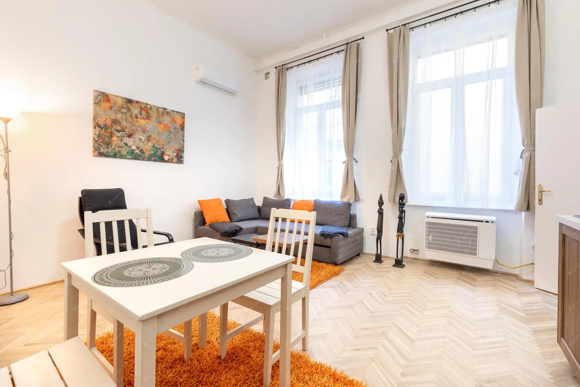 Kiadó albérlet 270000 Ft/hó áron: Budapest, V. kerület  József Attila utca. Mérete: 42 nm, 2 szobás | Alberlet.hu - 6627301