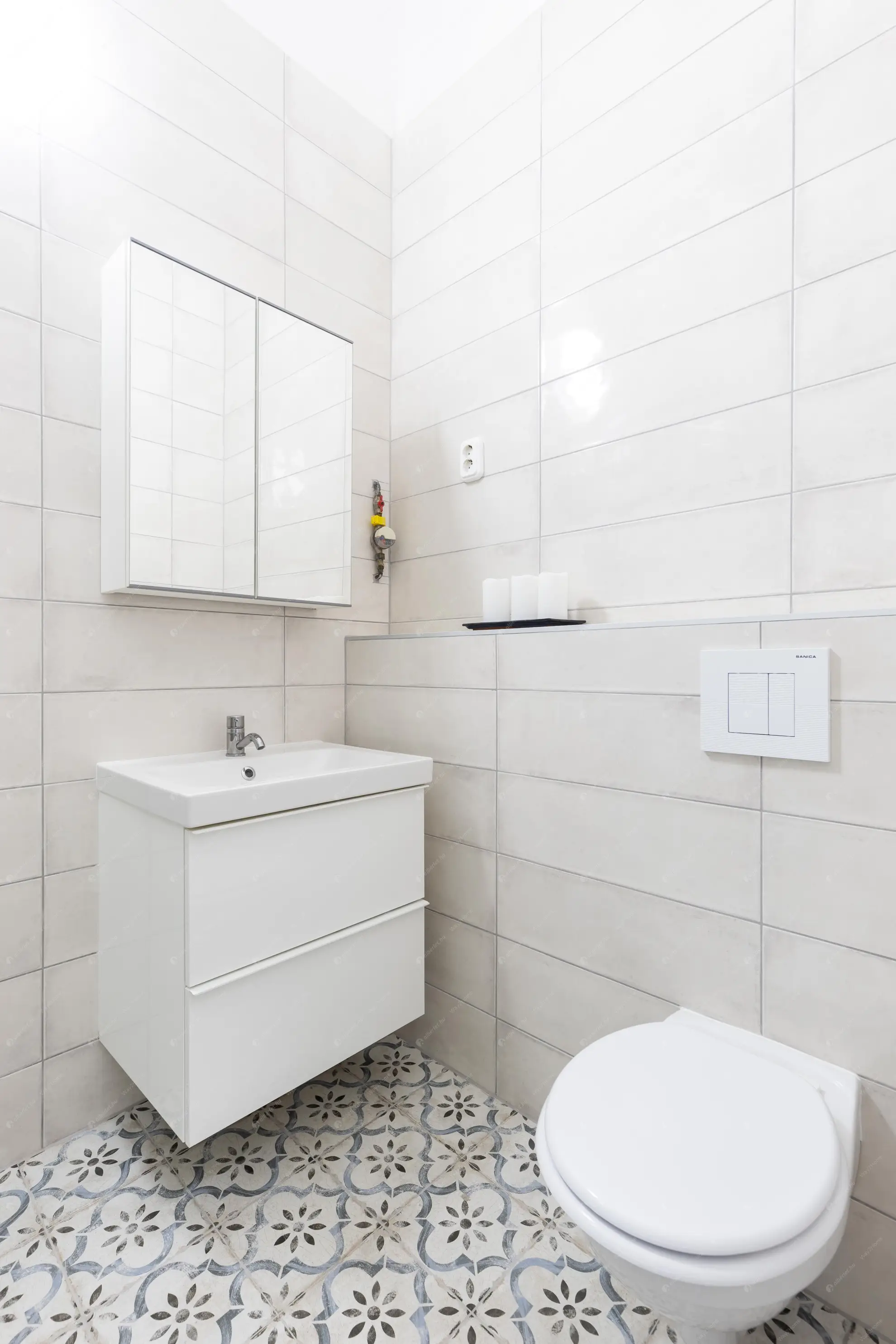 Kiadó albérlet 270000 Ft/hó áron: Budapest, V. kerület  József Attila utca. Mérete: 42 nm, 2 szobás | Alberlet.hu - 6627310