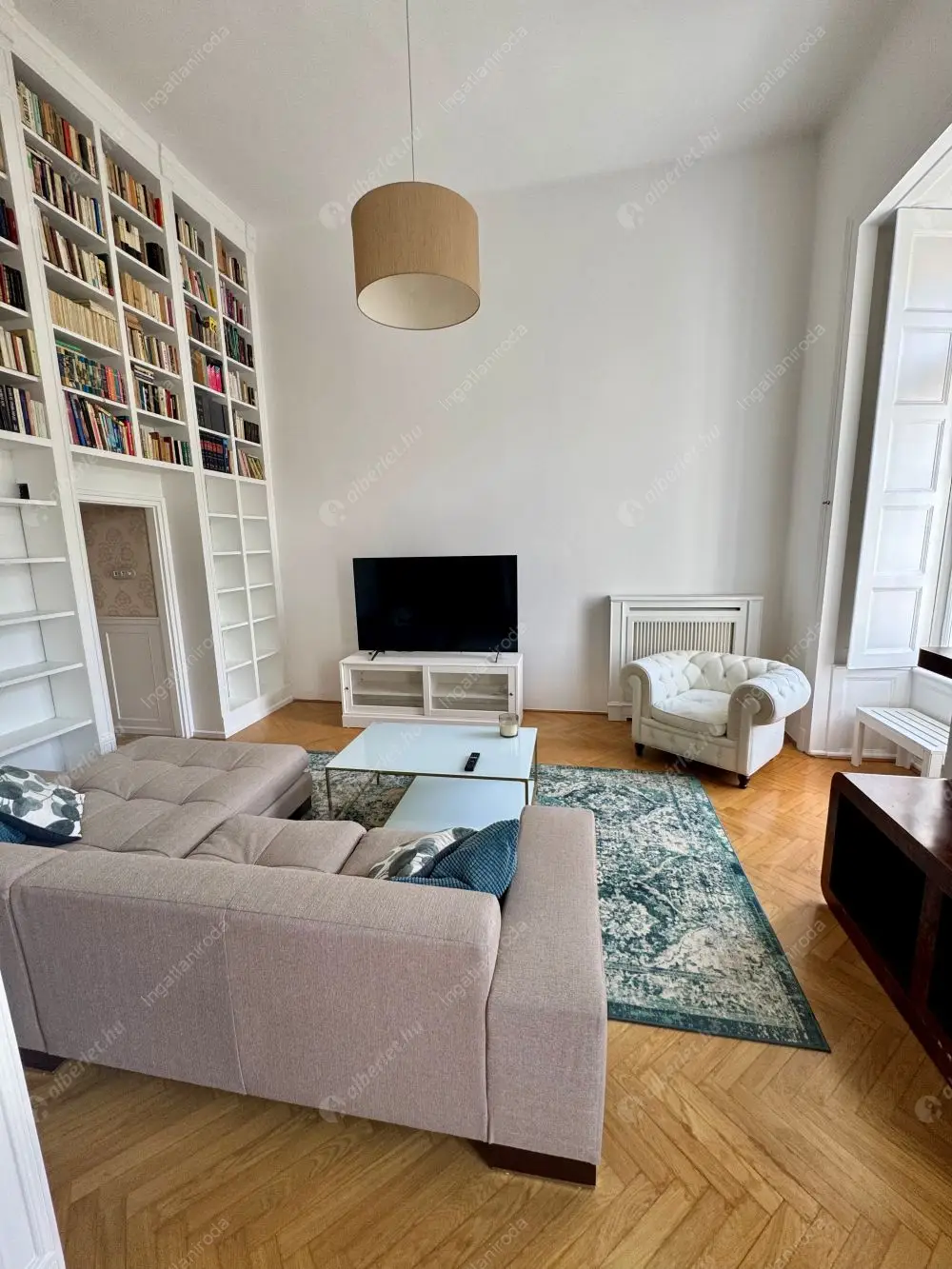 Kiadó albérlet 320000 Ft/hó áron: Budapest, V. kerület  József Attila utca. Mérete: 50 nm, 1 szobás | Alberlet.hu - 6585044