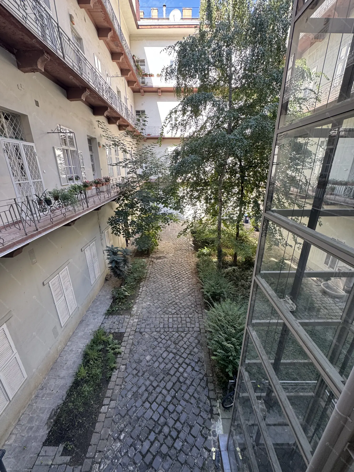 Kiadó albérlet 320000 Ft/hó áron: Budapest, V. kerület  József Attila utca. Mérete: 50 nm, 1 szobás | Alberlet.hu - 6585062