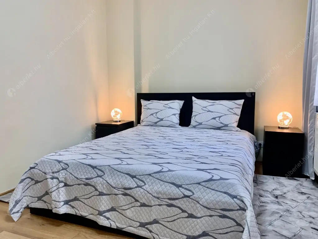 Kiadó albérlet 714000 Ft/hó áron: Budapest, V. kerület  József Attila utca. Mérete: 90 nm, 3 szobás | Alberlet.hu - 6629521