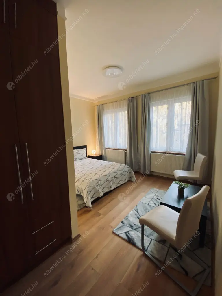 Kiadó albérlet 714000 Ft/hó áron: Budapest, V. kerület  József Attila utca. Mérete: 90 nm, 3 szobás | Alberlet.hu - 6629523