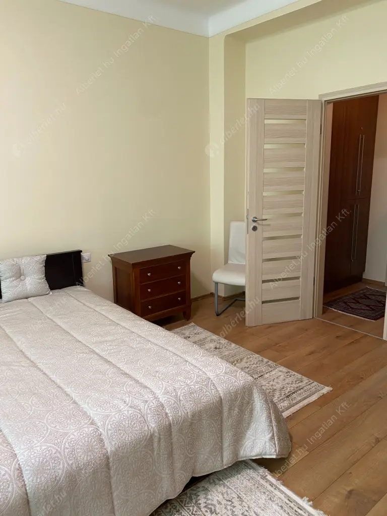 Kiadó albérlet 714000 Ft/hó áron: Budapest, V. kerület  József Attila utca. Mérete: 90 nm, 3 szobás | Alberlet.hu - 6629529