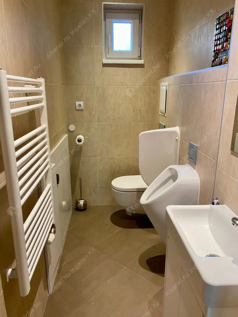 Kiadó albérlet 700000 Ft/hó áron: Budapest, V. kerület  József Attila utca. Mérete: 90 nm, 3 szobás | Alberlet.hu - 6637539