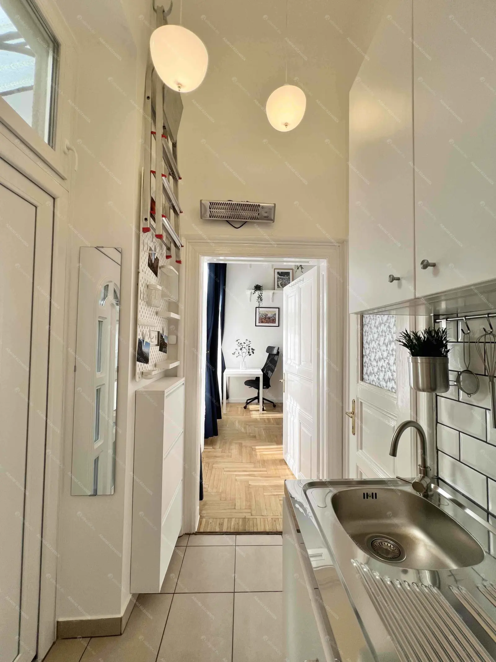 Kiadó albérlet 220000 Ft/hó áron: Budapest, V. kerület  József nádor tér. Mérete: 22 nm, 1 szobás | Alberlet.hu - 6677617