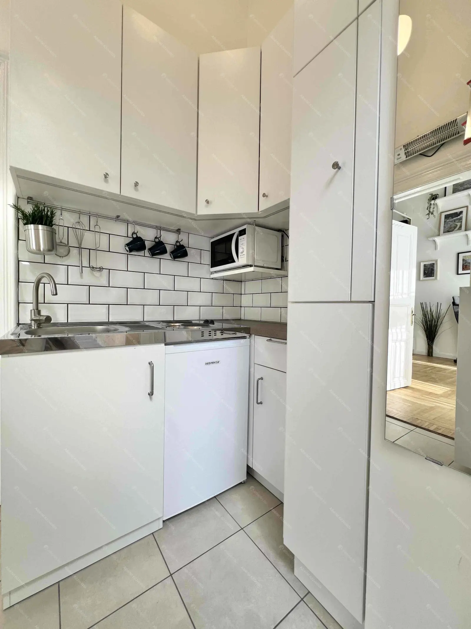 Kiadó albérlet 220000 Ft/hó áron: Budapest, V. kerület  József nádor tér. Mérete: 22 nm, 1 szobás | Alberlet.hu - 6677618