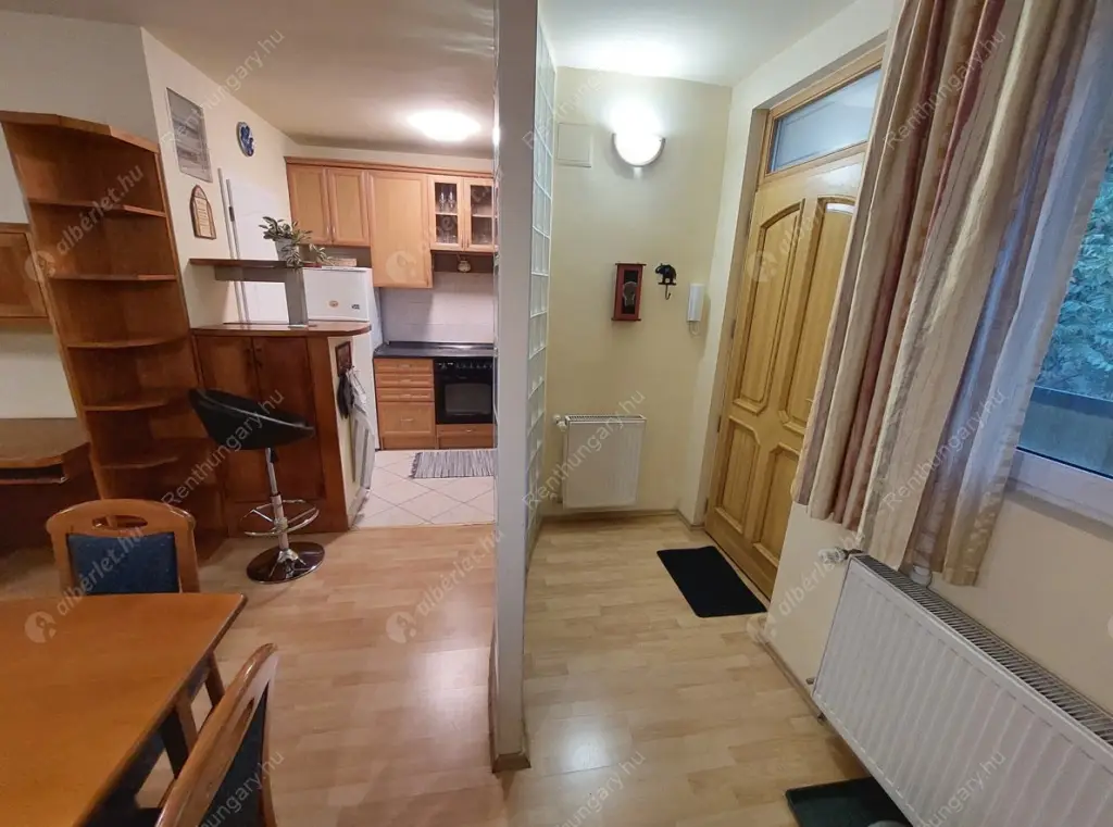 Kiadó albérlet 390000 Ft/hó áron: Budapest, V. kerület  József nádor tér. Mérete: 59 nm, 2 szobás | Alberlet.hu - 6583468