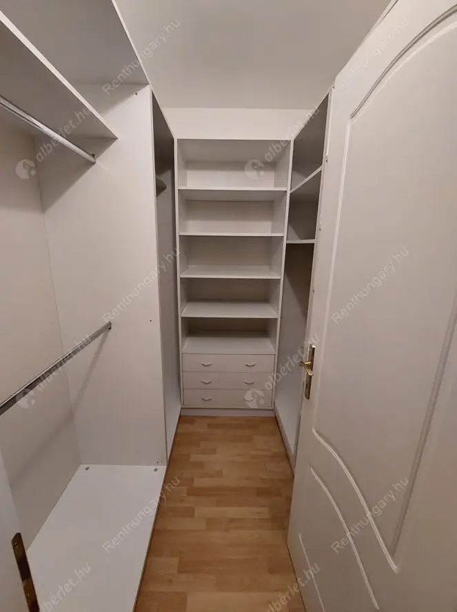 Kiadó albérlet 370000 Ft/hó áron: Budapest, V. kerület  József nádor tér. Mérete: 59 nm, 2 szobás | Alberlet.hu - 6594474