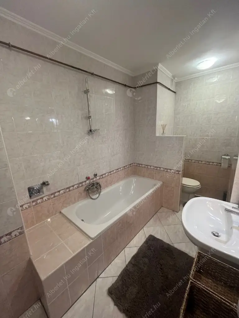 Kiadó albérlet 390000 Ft/hó áron: Budapest, V. kerület  József nádor tér. Mérete: 59 nm, 2 szobás | Alberlet.hu - 6591434