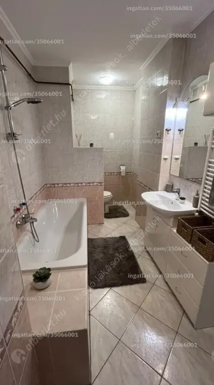 Kiadó albérlet 320000 Ft/hó áron: Budapest, V. kerület  József nádor tér. Mérete: 59 nm, 2 szobás | Alberlet.hu - 6626058