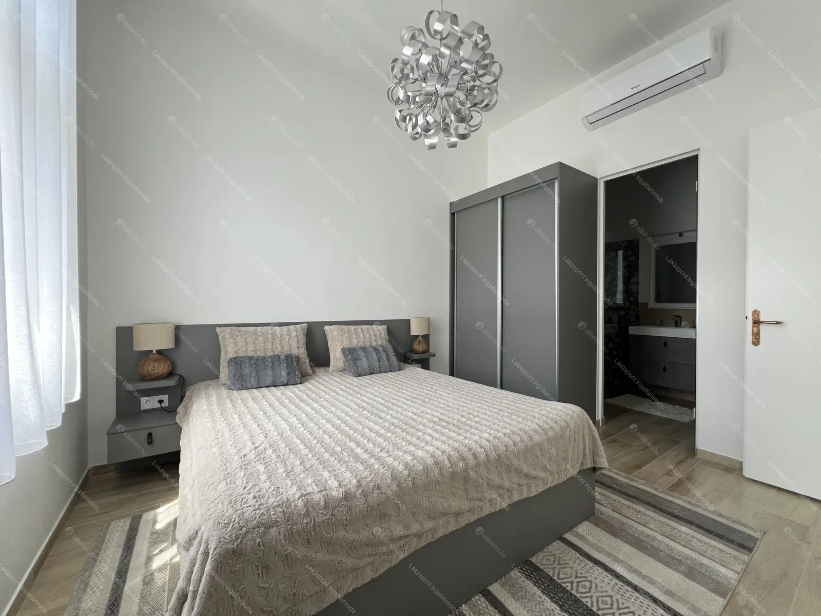 Kiadó albérlet 974000 Ft/hó áron: Budapest, V. kerület  Kálmán Imre utca. Mérete: 112 nm, 3 szobás | Alberlet.hu - 6685414