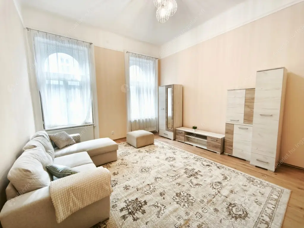 Kiadó albérlet 235000 Ft/hó áron: Budapest, V. kerület  Kálmán Imre utca. Mérete: 38 nm, 1 szobás | Alberlet.hu - 6566997