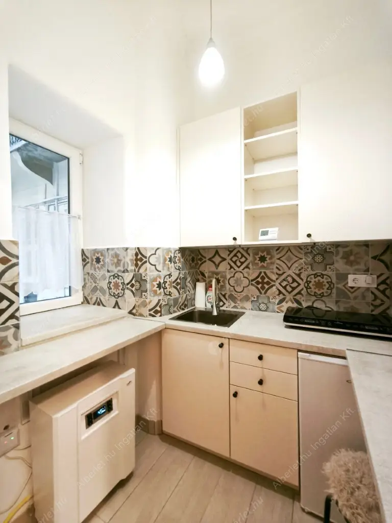 Kiadó albérlet 235000 Ft/hó áron: Budapest, V. kerület  Kálmán Imre utca. Mérete: 38 nm, 1 szobás | Alberlet.hu - 6567006