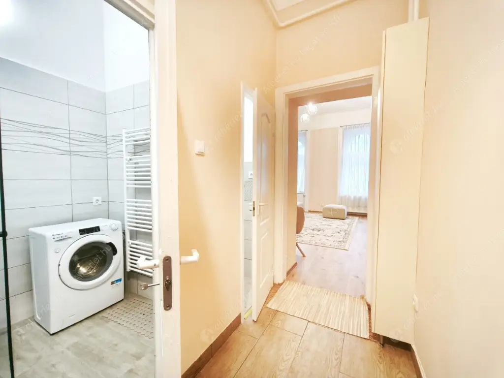 Kiadó albérlet 235000 Ft/hó áron: Budapest, V. kerület  Kálmán Imre utca. Mérete: 38 nm, 1 szobás | Alberlet.hu - 6567015