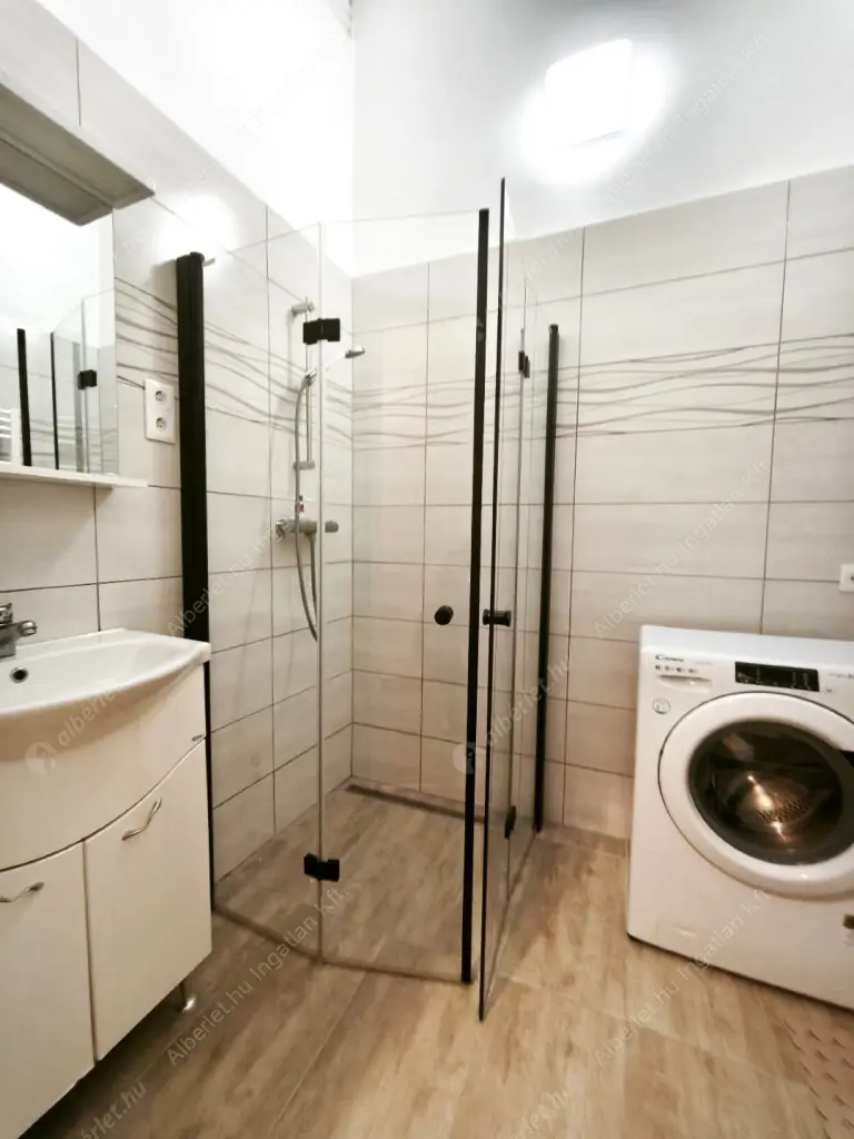 Kiadó albérlet 235000 Ft/hó áron: Budapest, V. kerület  Kálmán Imre utca. Mérete: 38 nm, 1 szobás | Alberlet.hu - 6567016