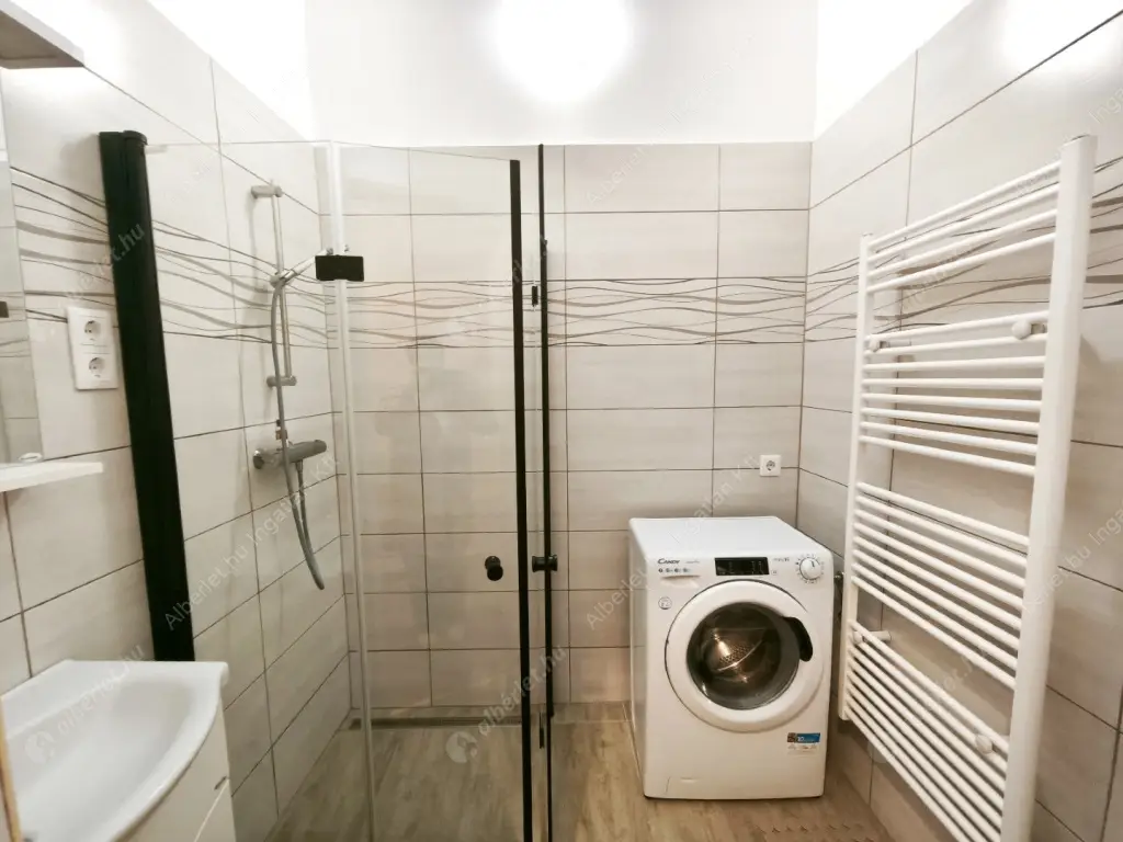 Kiadó albérlet 235000 Ft/hó áron: Budapest, V. kerület  Kálmán Imre utca. Mérete: 38 nm, 1 szobás | Alberlet.hu - 6567017