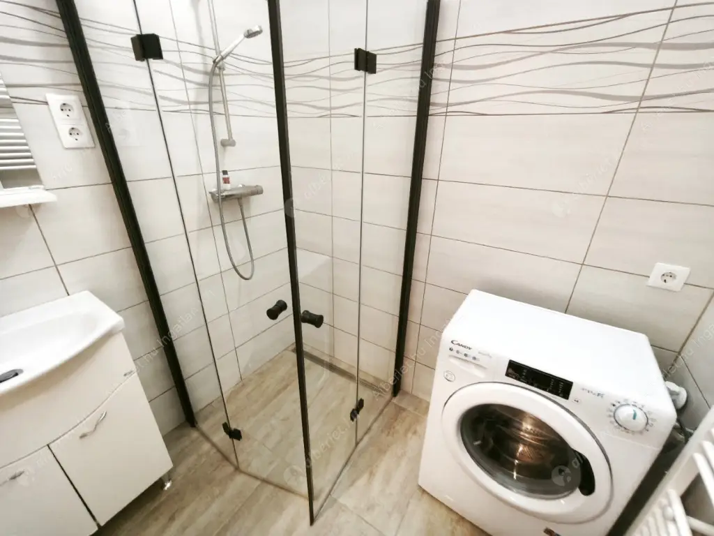 Kiadó albérlet 235000 Ft/hó áron: Budapest, V. kerület  Kálmán Imre utca. Mérete: 38 nm, 1 szobás | Alberlet.hu - 6567018