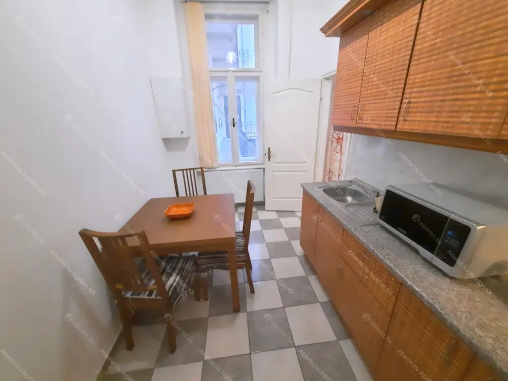 Kiadó albérlet 280000 Ft/hó áron: Budapest, V. kerület  Kálmán Imre utca. Mérete: 63 nm, 2 szobás | Alberlet.hu - 5914405