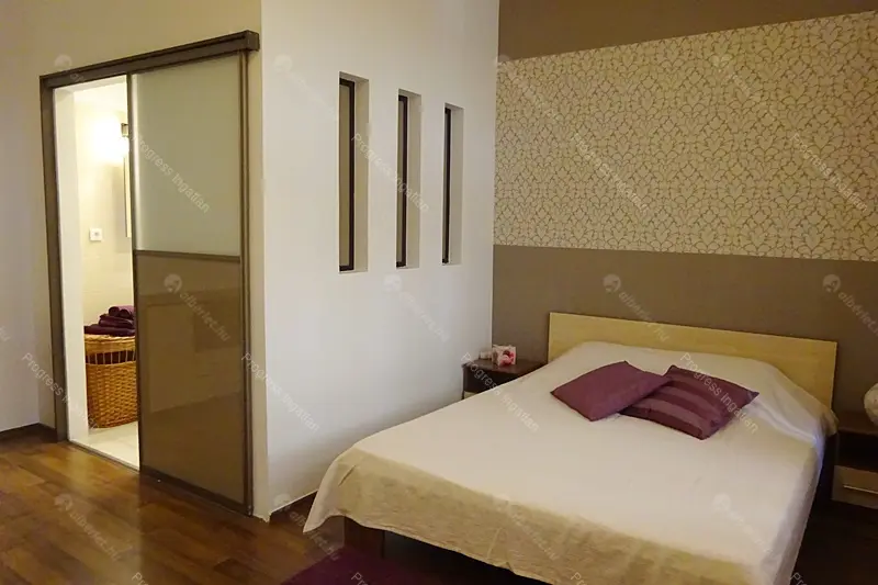 Kiadó albérlet 455000 Ft/hó áron: Budapest, V. kerület  Kálmán Imre utca. Mérete: 91 nm, 3 szobás | Alberlet.hu - 6705905